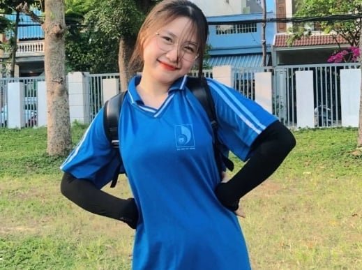 Dương Thị Minh có cặp mông lớn rất nóng bỏng